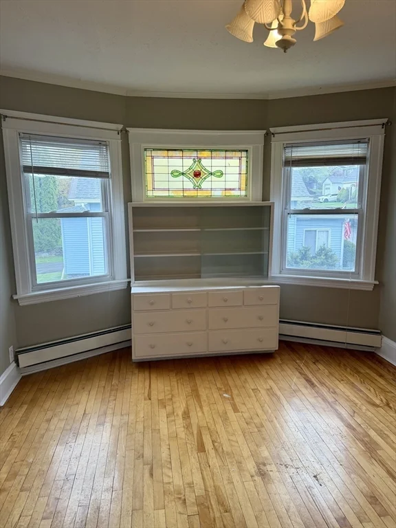 3 bed, 1 bath apartment for rent at 119 Airlie St Unit 2, Burncoat — photo 8 of 17