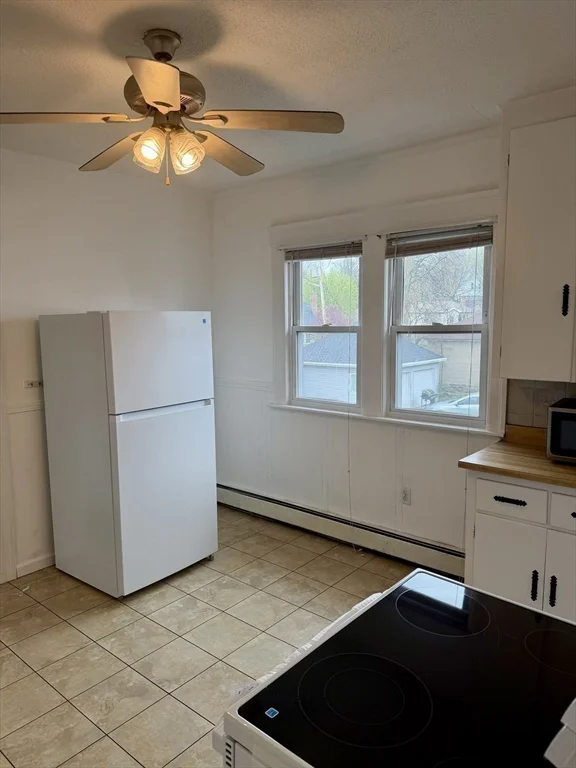 3 bed, 1 bath apartment for rent at 119 Airlie St Unit 2, Burncoat — photo 13 of 17