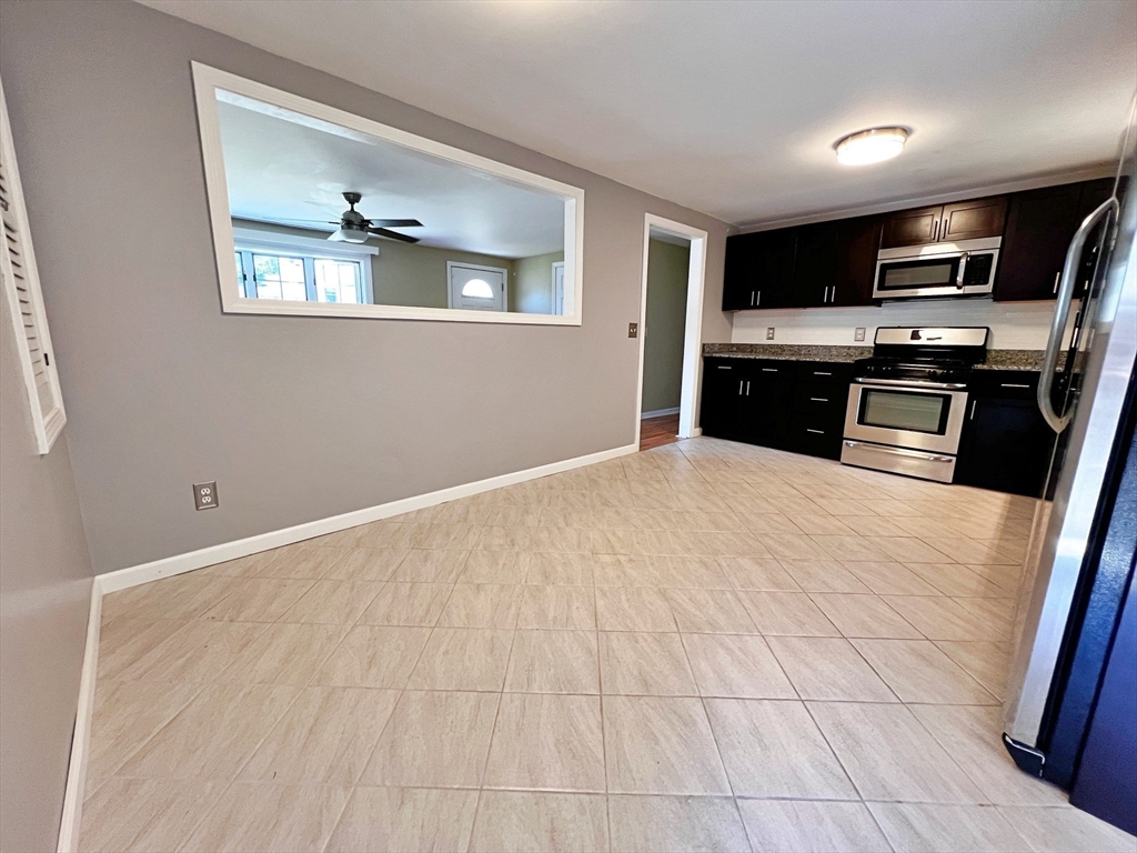 3 bed, 2 bath apartment for rent at 119 Bairdcrest Rd, Springfield — photo 4 of 13