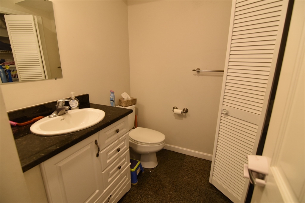 3 bed, 3 bath apartment for rent at 119 Beaconsfield Unit 1, Aspinwall Hill — photo 10 of 16