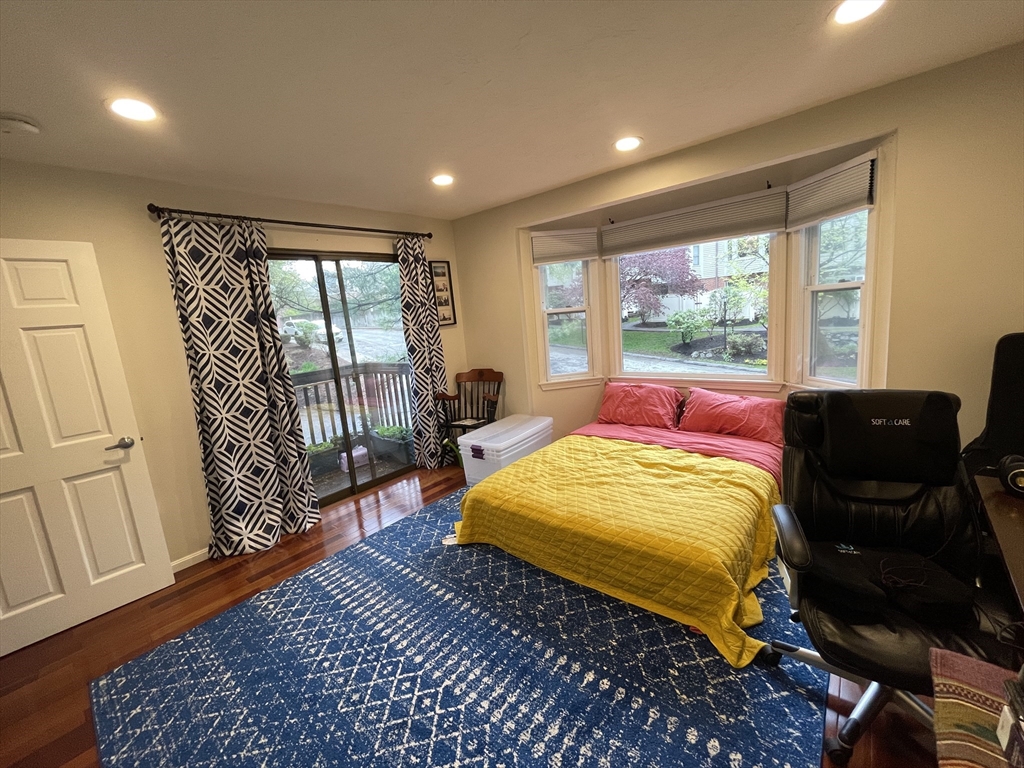 3 bed, 3 bath apartment for rent at 119 Beaconsfield Unit 1, Aspinwall Hill — photo 9 of 16