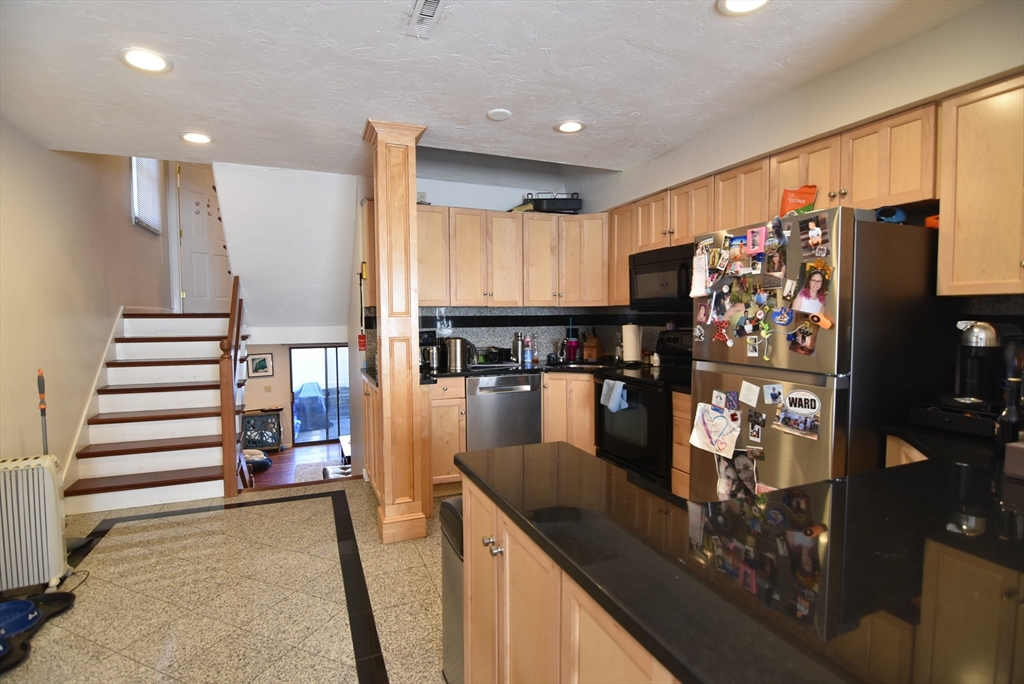 3 bed, 3 bath apartment for rent at 119 Beaconsfield Unit 1, Aspinwall Hill — photo 6 of 16