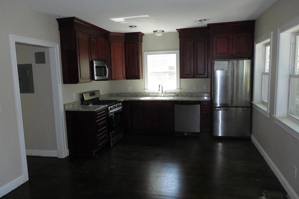 3 bed, 1 bath apartment for rent at 119 Boyd St Unit 119, Watertown — photo 2 of 8