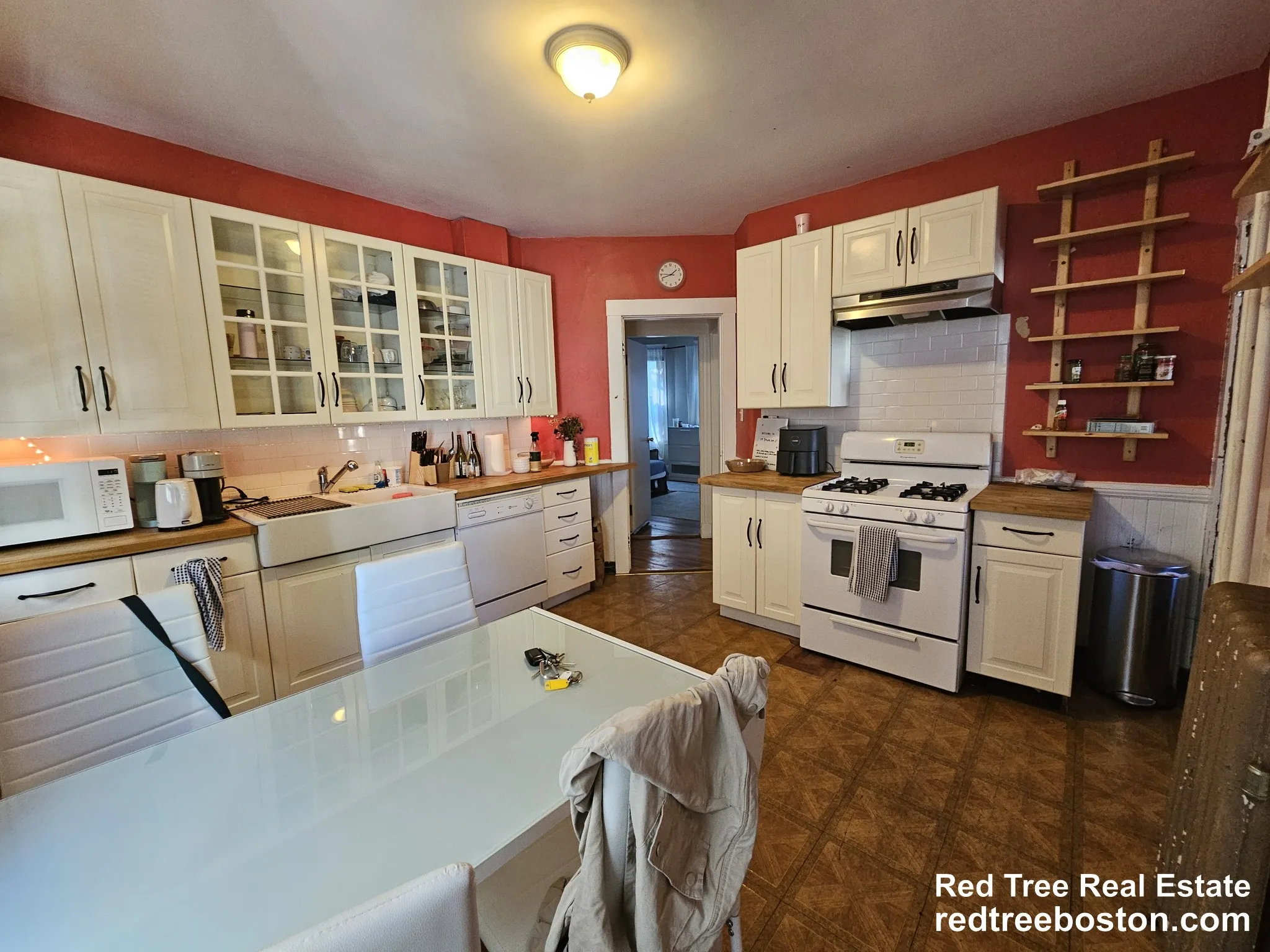 3 bed, 1 bath apartment for rent at 119 Browne St Unit 1, North Brookline