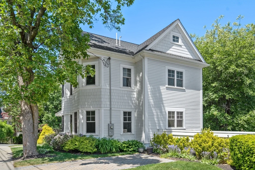4 bed, 4+ bath apartment for rent at 119 Charlesbank Rd, Newton Corner — photo 2 of 33