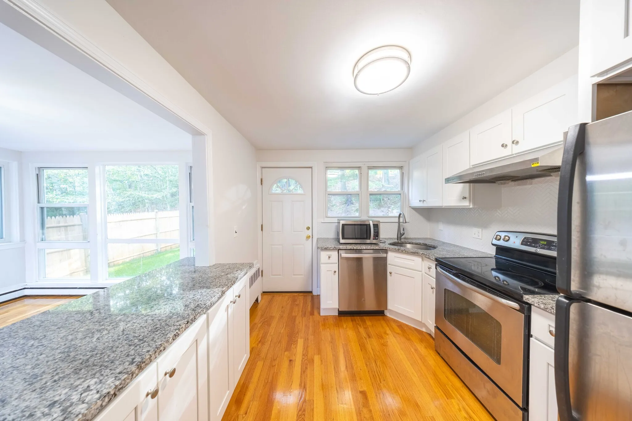 3 bed, 1 bath apartment for rent at 119 Chestnut St Unit 119, High Street Hill — photo 1 of 25