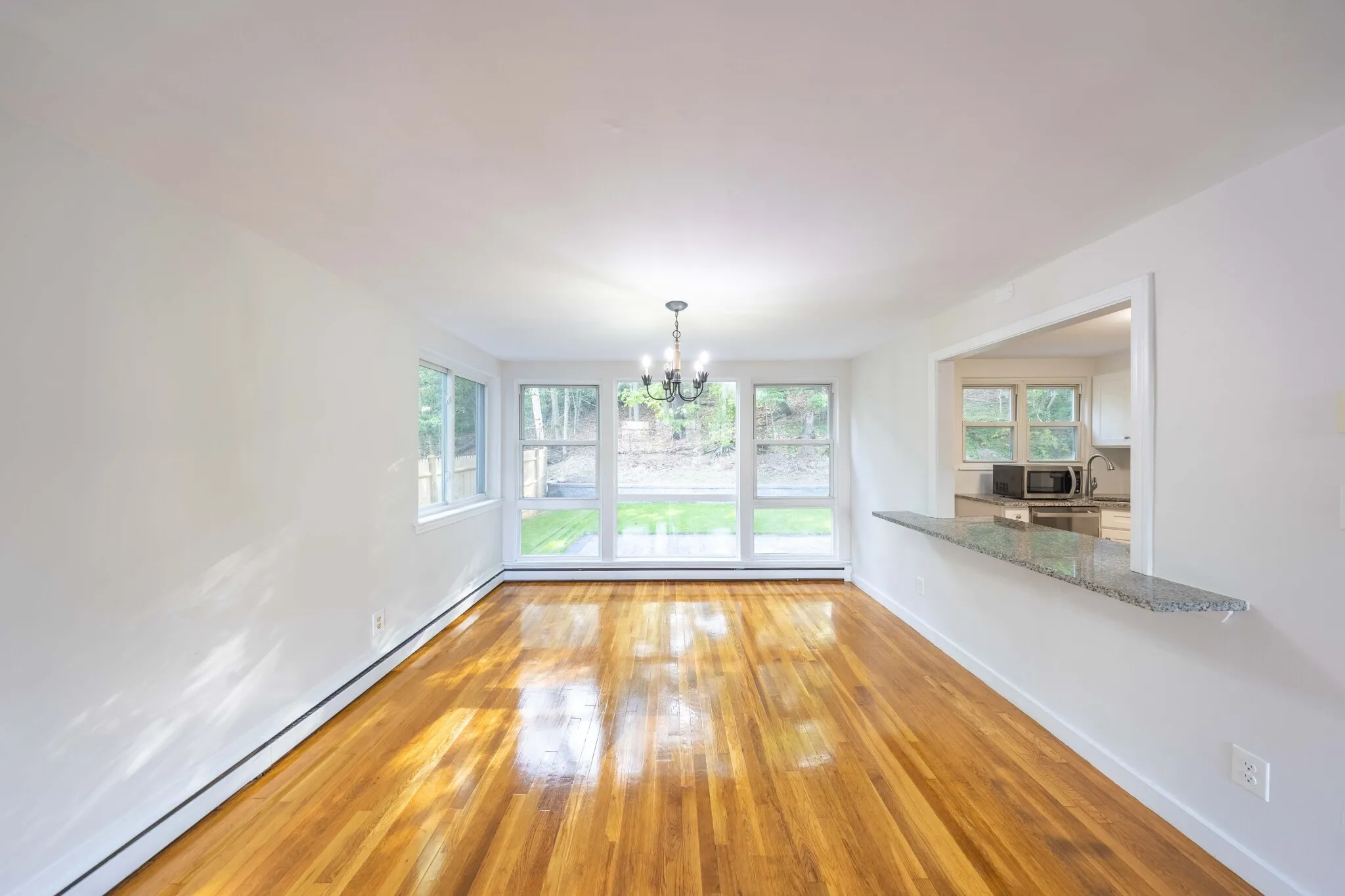 3 bed, 1 bath apartment for rent at 119 Chestnut St Unit 119, High Street Hill — photo 4 of 25
