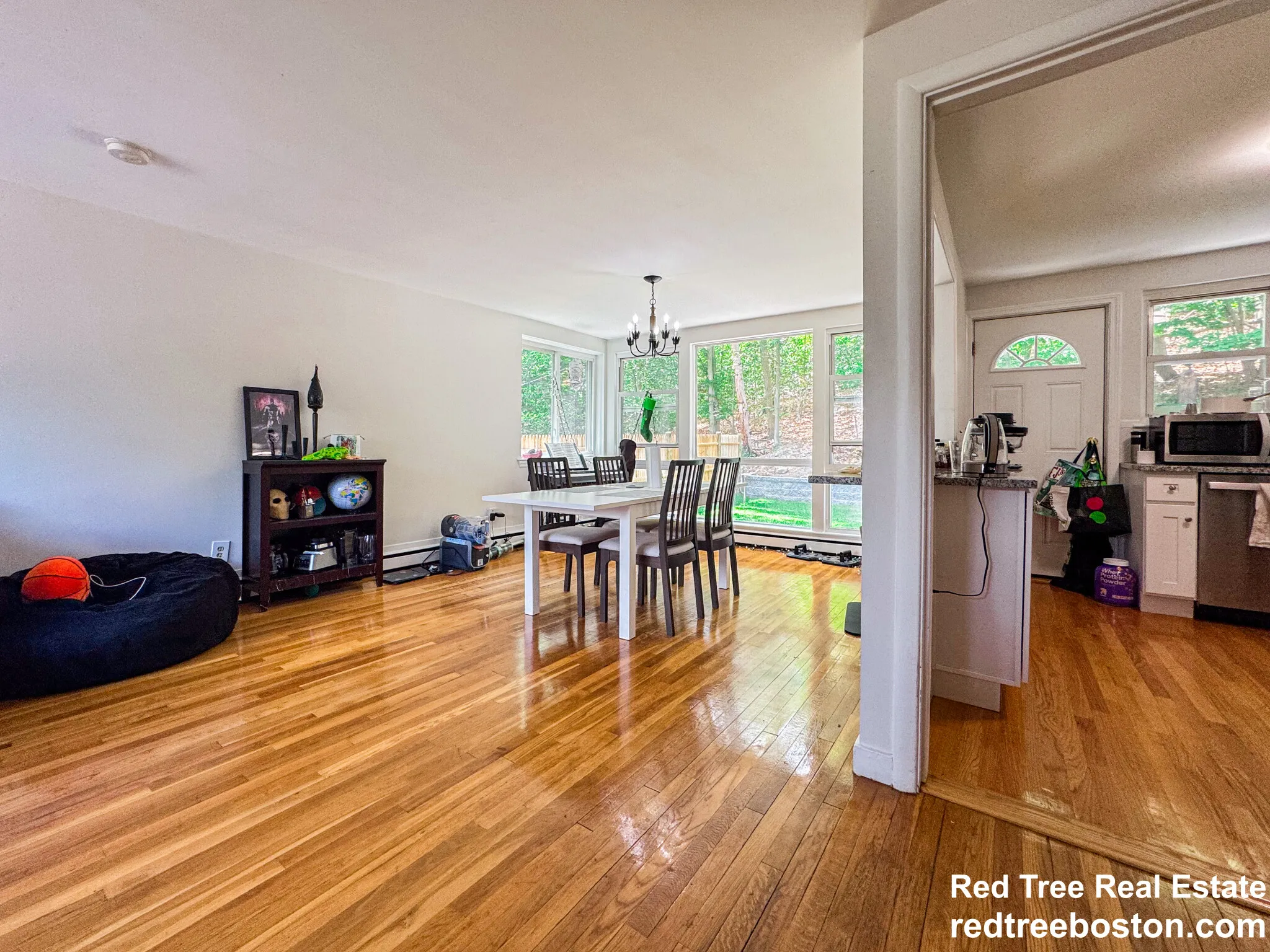 3 bed, 1 bath apartment for rent at 119 Chestnut St Unit TH, High Street Hill — photo 3 of 17