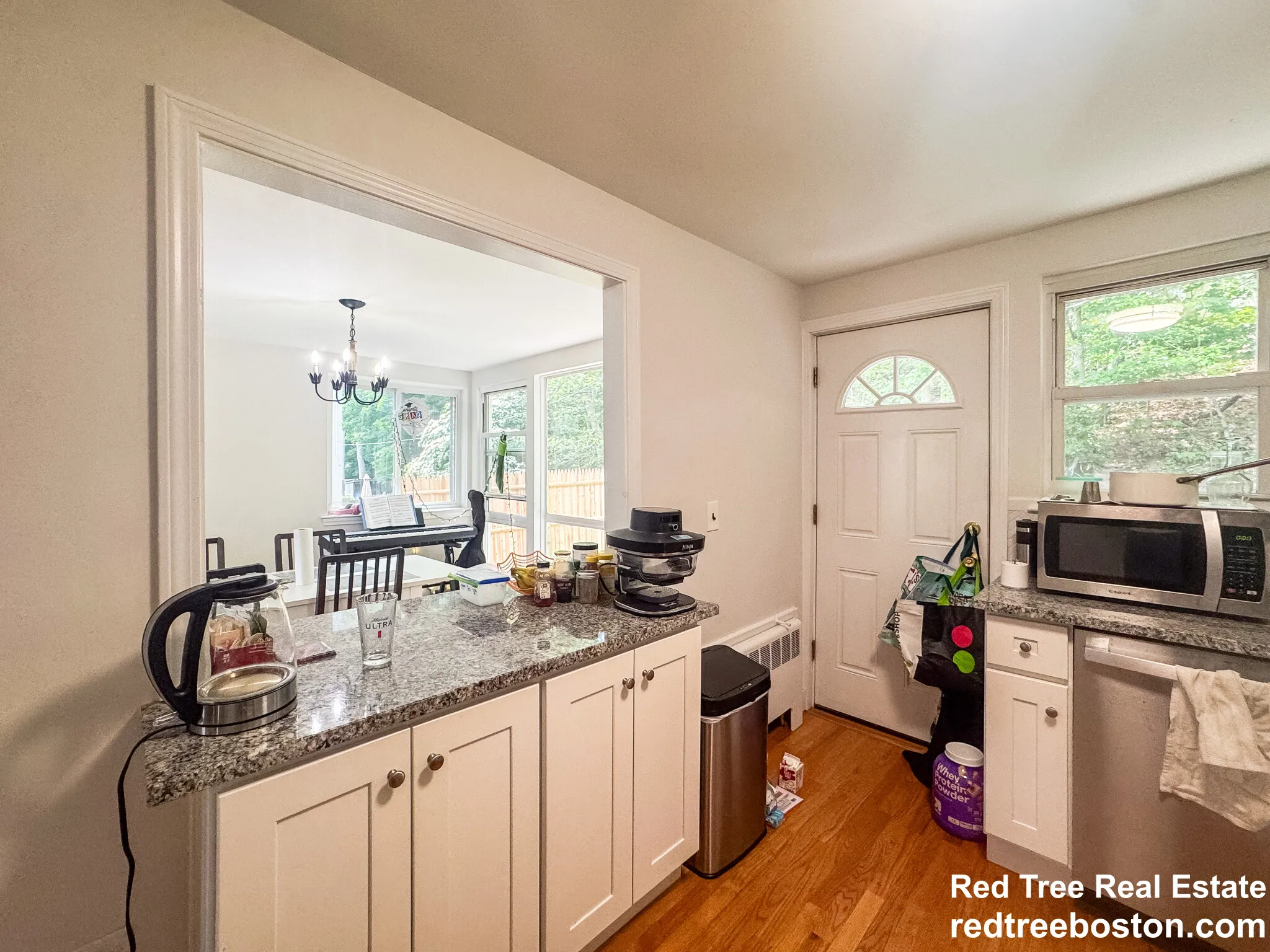 3 bed, 1 bath apartment for rent at 119 Chestnut St Unit TH, High Street Hill — photo 5 of 17