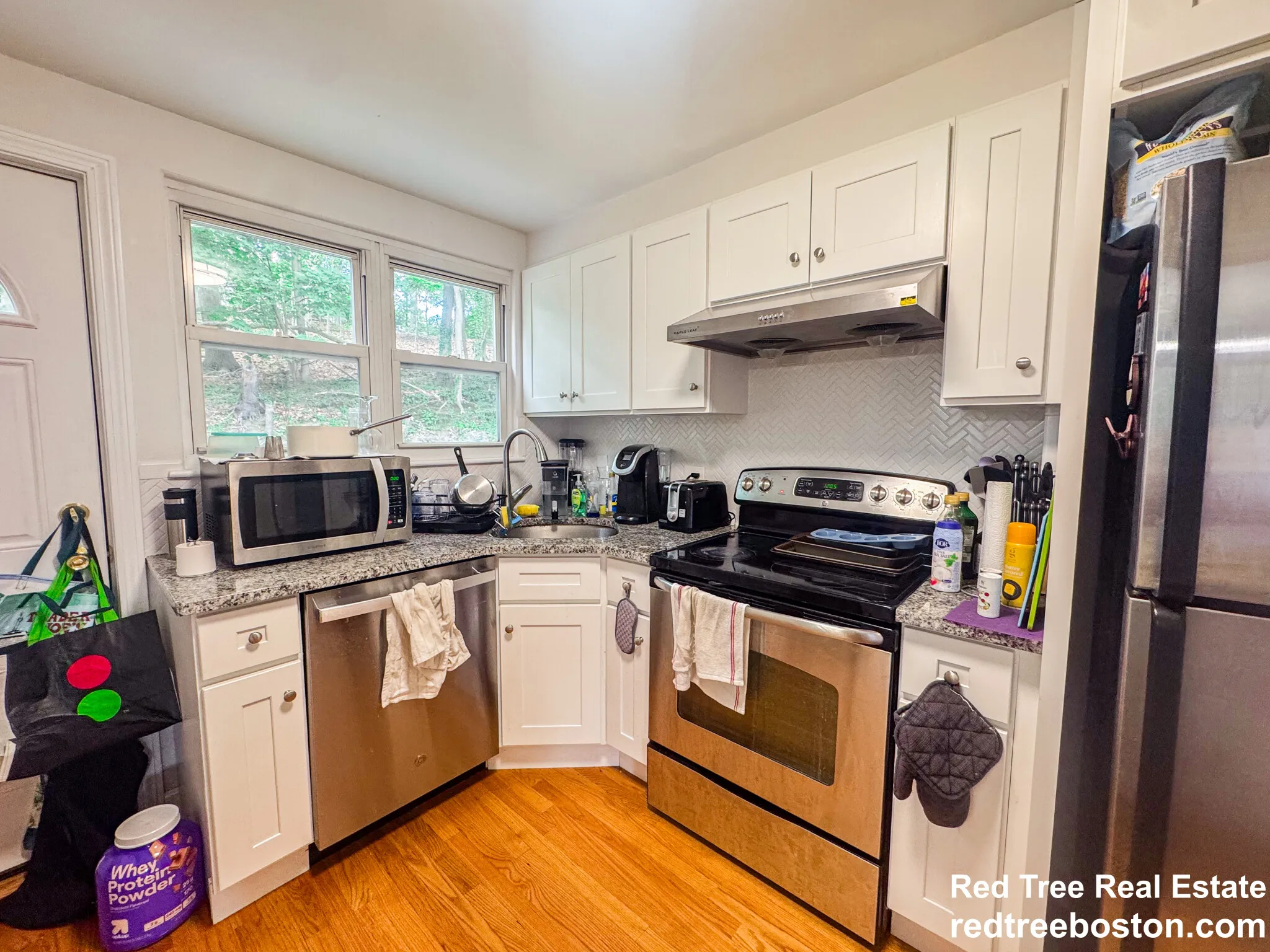 3 bed, 1 bath apartment for rent at 119 Chestnut St Unit TH, High Street Hill — photo 4 of 17