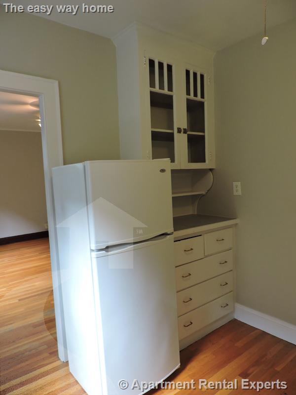 1 bed, 1 bath apartment for rent at 119 College Ave Unit 10, Davis Square — photo 5 of 10