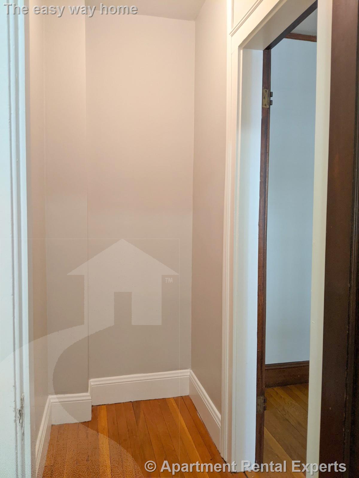 Studio bed, 1 bath apartment for rent at 119 College Ave Unit 7, Davis Square — photo 9 of 10