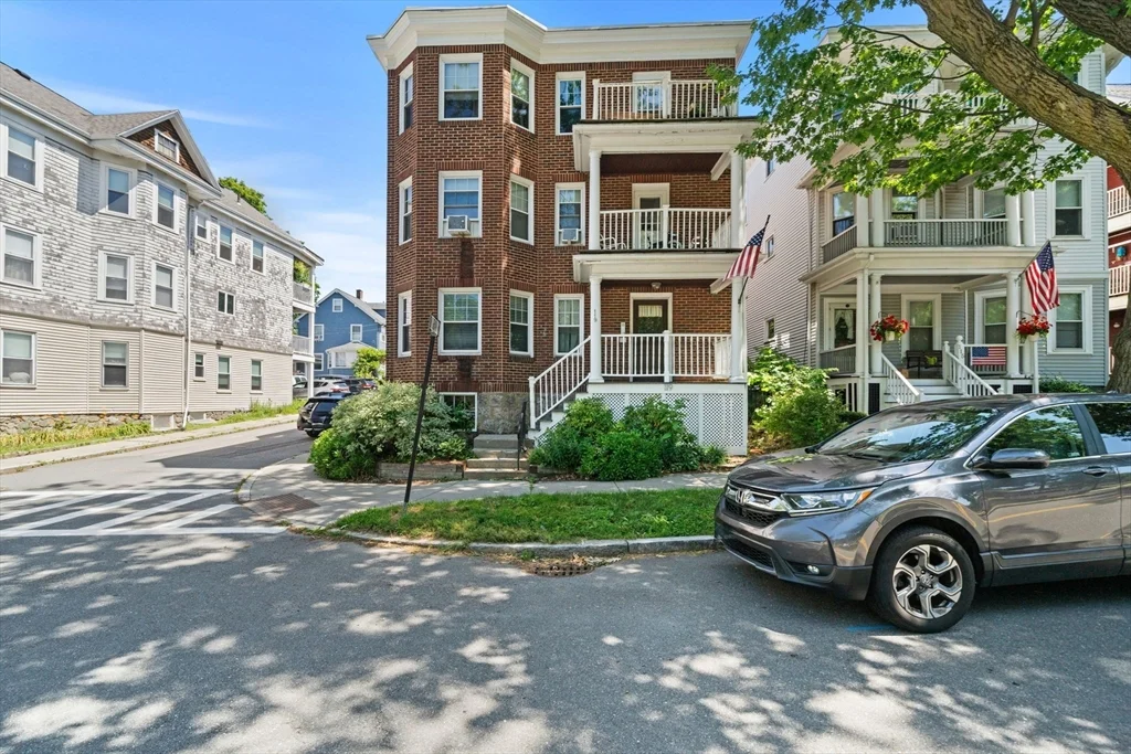2 bed, 1 bath apartment for rent at 119 Eliot St Unit 1, Brookline Hills — photo 1 of 18