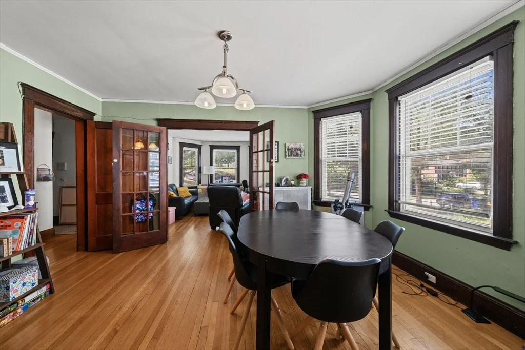 2 bed, 1 bath apartment for rent at 119 Eliot St Unit 1, Brookline Hills — photo 6 of 18