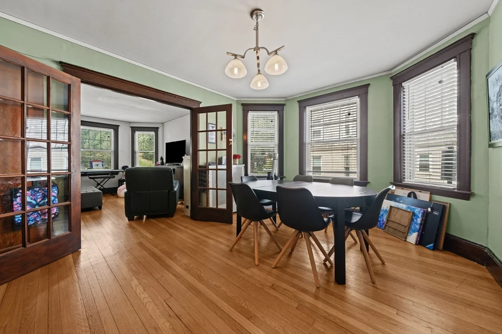 2 bed, 1 bath apartment for rent at 119 Eliot St Unit 1, Brookline Hills — photo 5 of 18