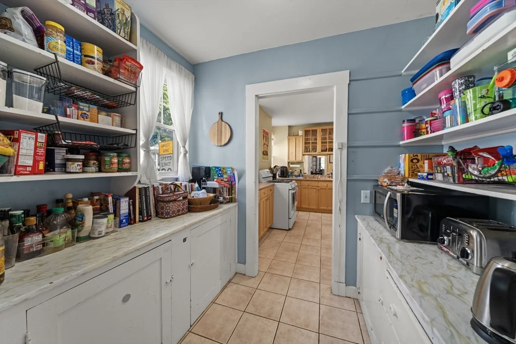 2 bed, 1 bath apartment for rent at 119 Eliot St Unit 1, Brookline Hills — photo 7 of 18