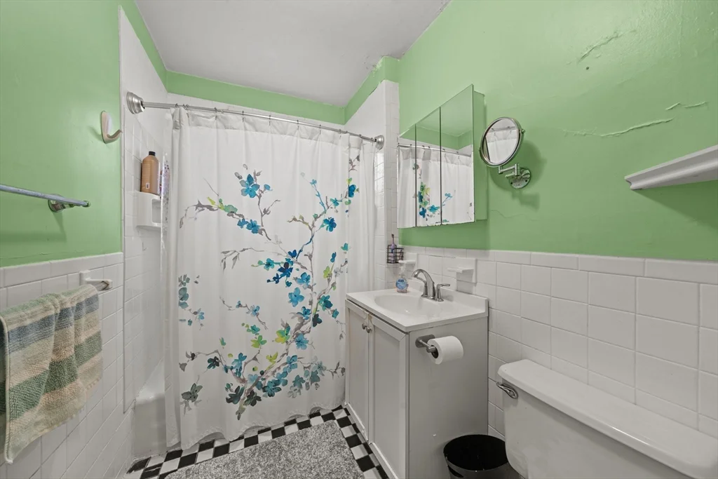 2 bed, 1 bath apartment for rent at 119 Eliot St Unit 1, Brookline Hills — photo 12 of 18