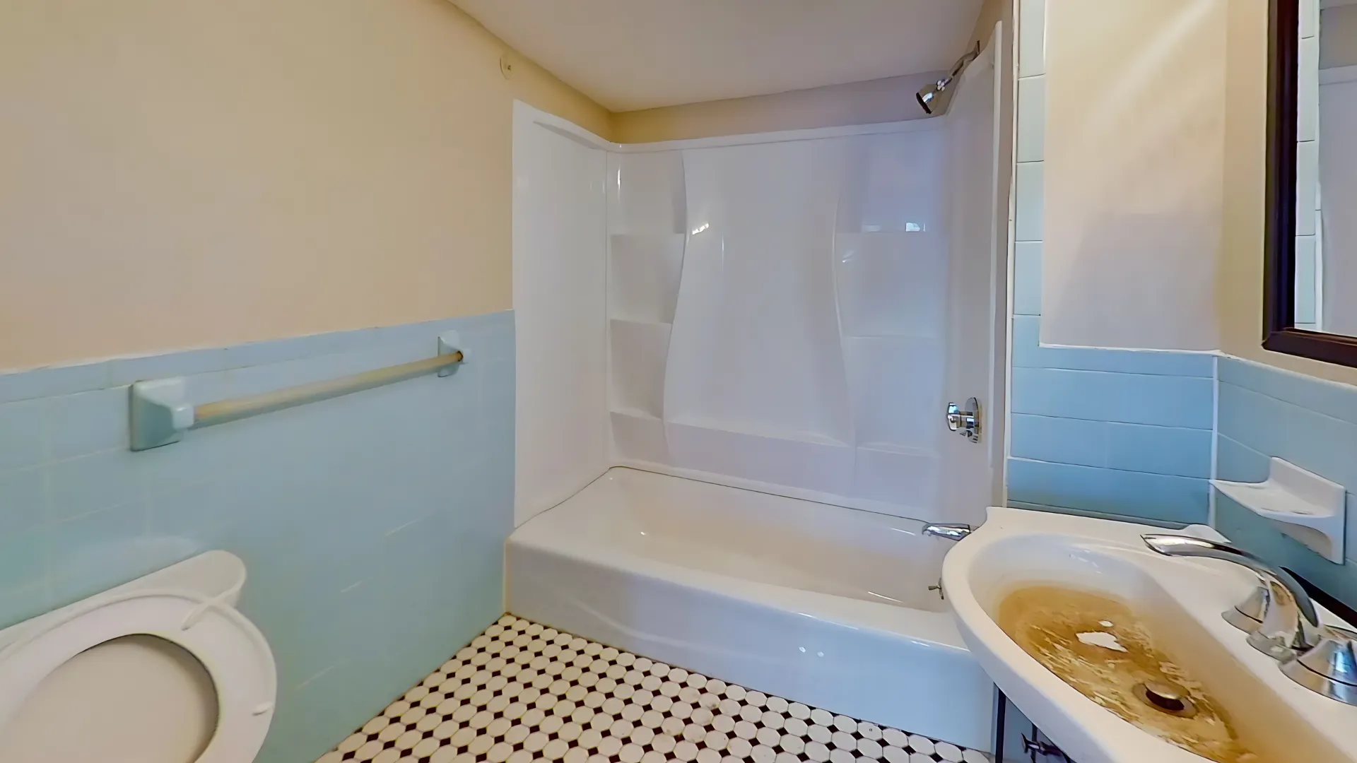 2 bed, 1 bath apartment for rent at 119 George St Unit 1, Roxbury — photo 6 of 8