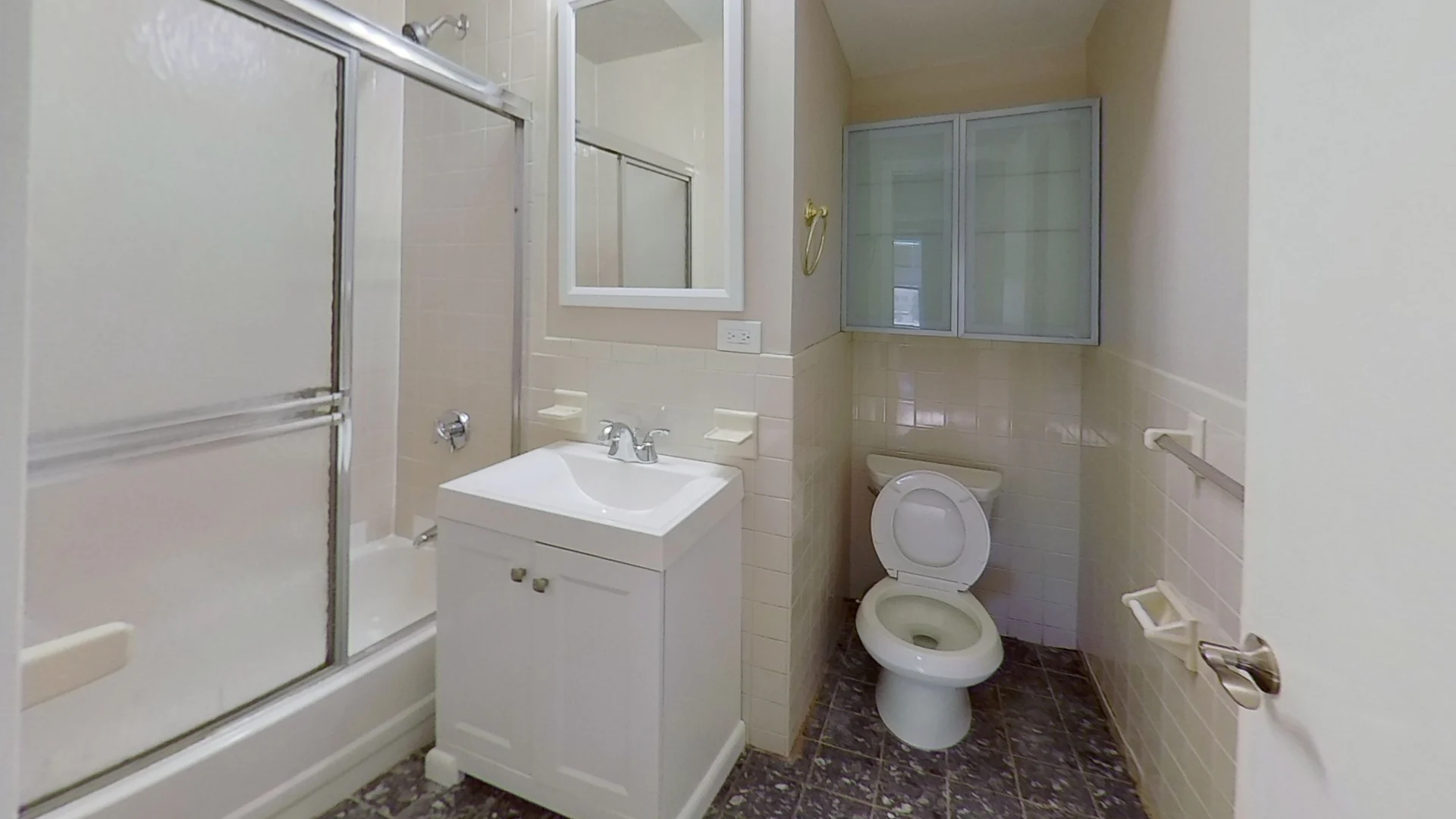 3 bed, 1 bath apartment for rent at 119 George St Unit 3, Roxbury — photo 7 of 9
