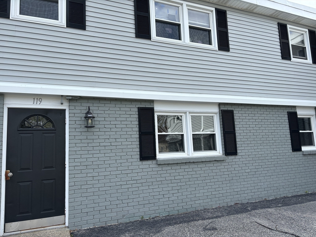 2 bed, 1 bath apartment for rent at 119 Knight Ave Unit 8, Attleboro — photo 2 of 20