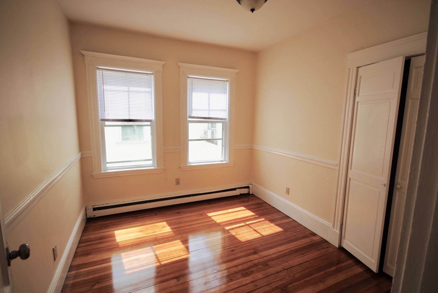 3 bed, 1 bath apartment for rent at 119 Lexington St Unit 3R, East Boston — photo 5 of 6