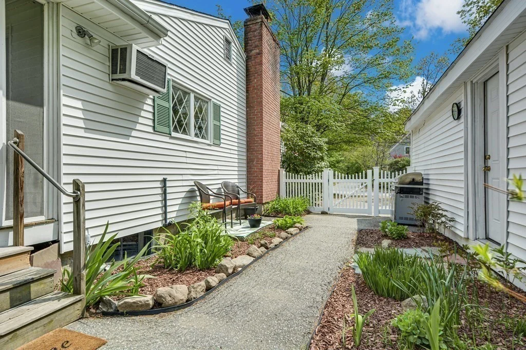 3 bed, 1 bath apartment for rent at 119 Page Rd Unit 0, Bedford — photo 27 of 41