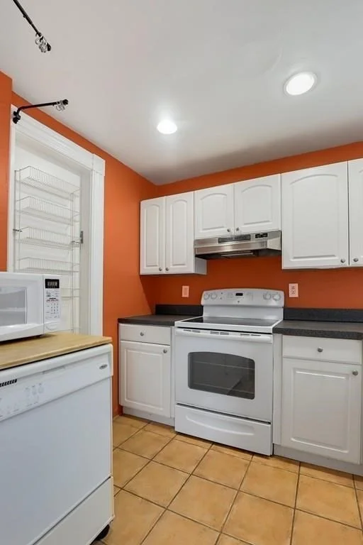 1 bed, 1 bath apartment for rent at 119 Park St Unit 1, Coolidge Corner — photo 7 of 11