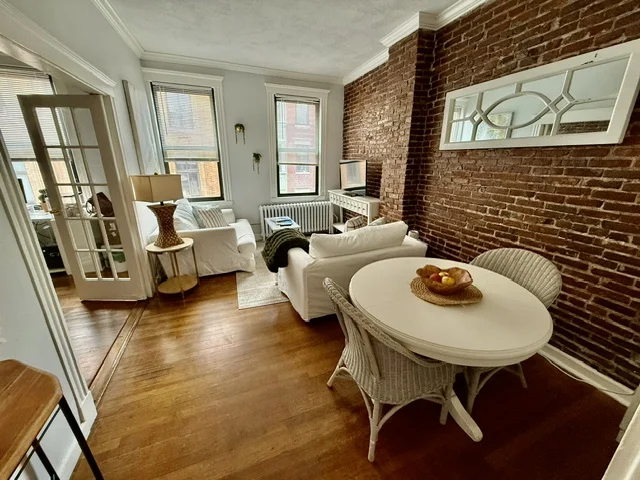 2 bed, 1 bath apartment for rent at 119 Richmond St Unit 2, North End — photo 2 of 13