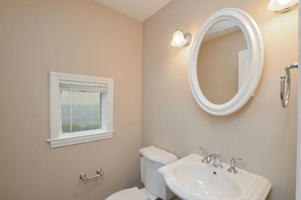 2 bed, 1 bath apartment for rent at 119 River St Unit 119, West Newton — photo 10 of 22