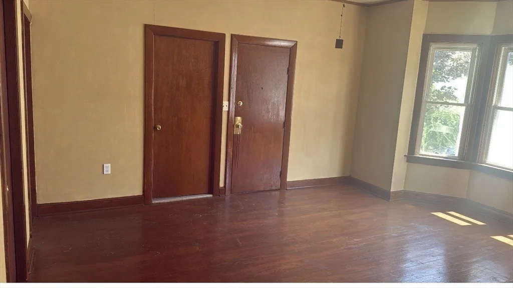 3 bed, 1 bath apartment for rent at 119 Robeson St Unit 2, Fall River — photo 13 of 14