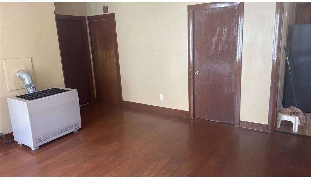 3 bed, 1 bath apartment for rent at 119 Robeson St Unit 2, Fall River — photo 14 of 14