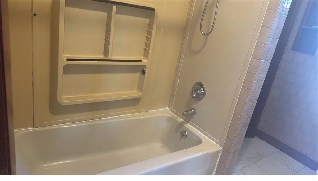 3 bed, 1 bath apartment for rent at 119 Robeson St Unit 2, Fall River — photo 9 of 14