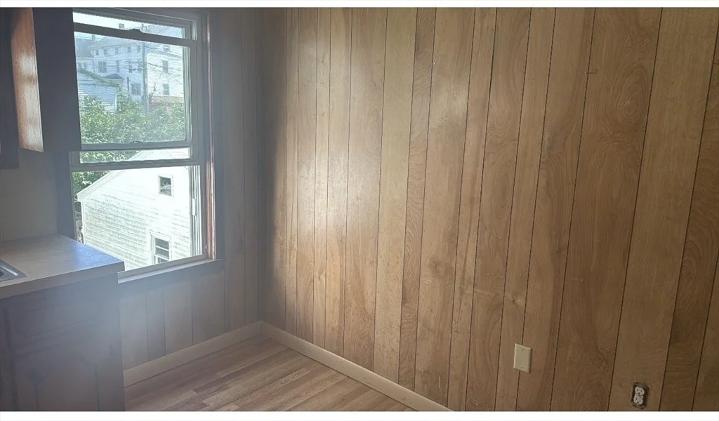 3 bed, 1 bath apartment for rent at 119 Robeson St Unit 2, Fall River — photo 4 of 14