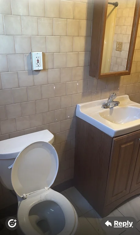 3 bed, 1 bath apartment for rent at 119 Robeson St Unit 2, Fall River — photo 7 of 14