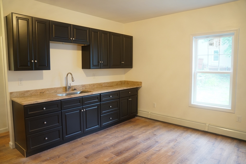 3 bed, 1 bath apartment for rent at 119 Rodney Unit 1, Worcester — photo 8 of 14