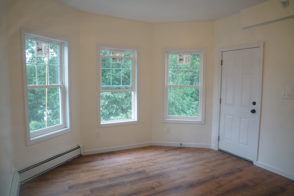 3 bed, 1 bath apartment for rent at 119 Rodney Unit 1, Worcester — photo 4 of 14
