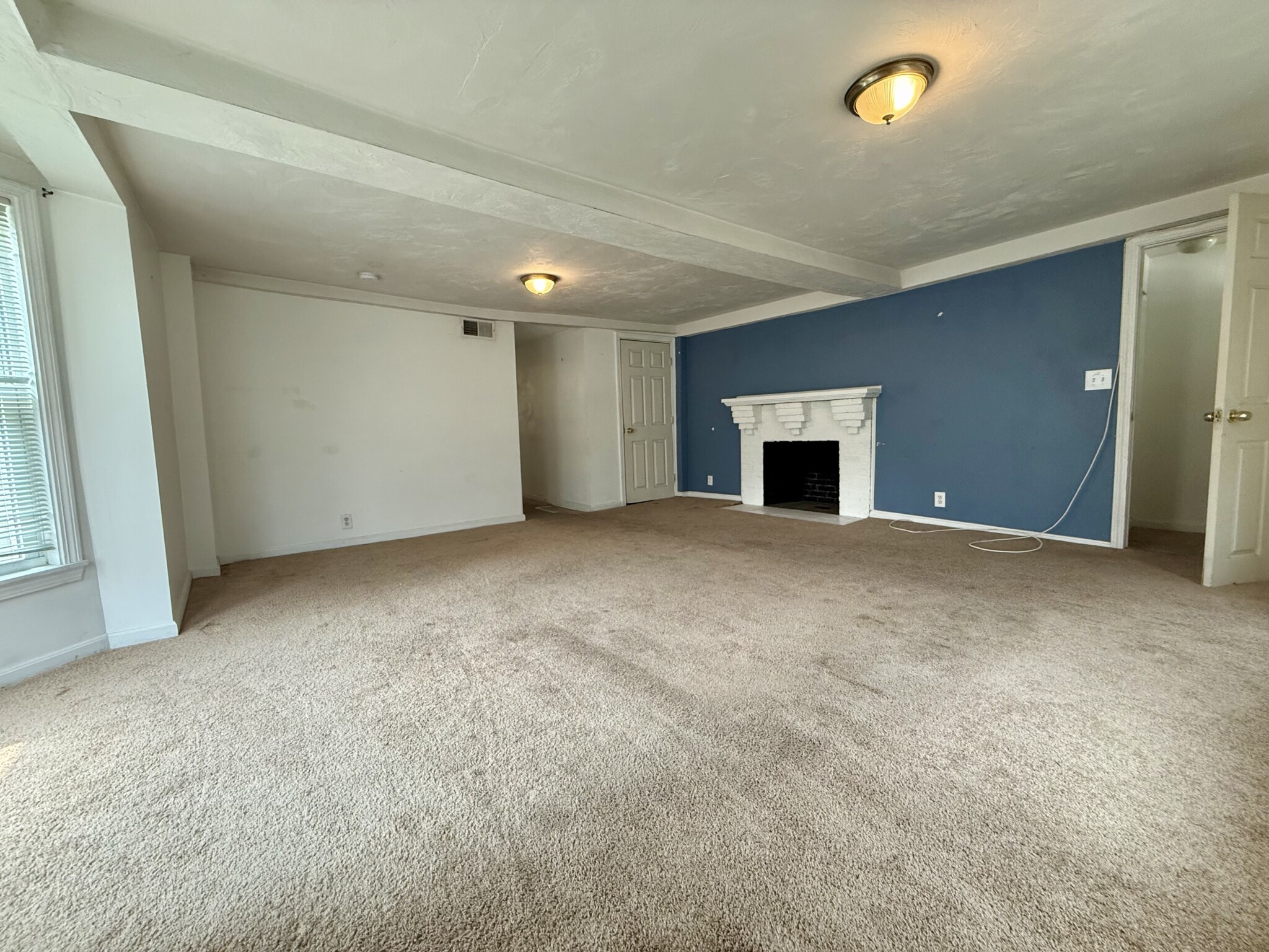 3 bed, 1 bath apartment for rent at 119 South St Unit 1, Banks Square — photo 7 of 18