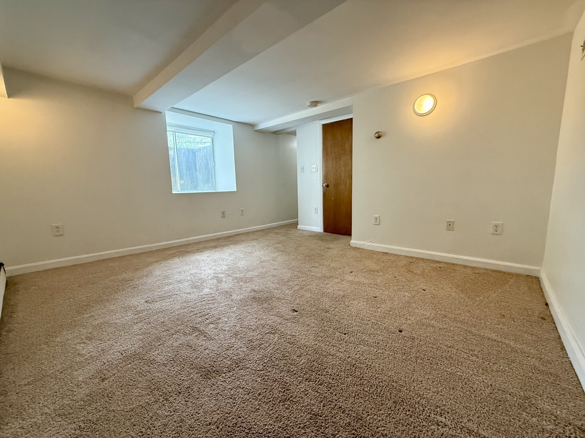 3 bed, 1 bath apartment for rent at 119 South St Unit 1, Banks Square — photo 14 of 18