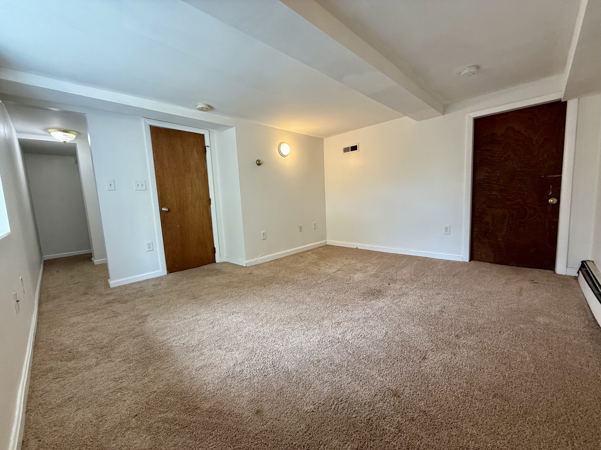 3 bed, 1 bath apartment for rent at 119 South St Unit 1, Banks Square — photo 15 of 18