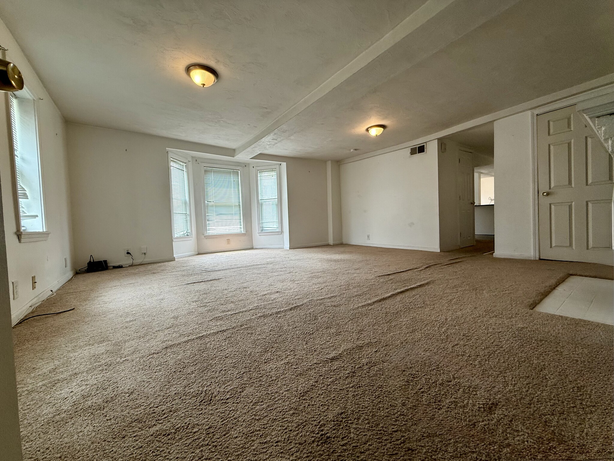 3 bed, 1 bath apartment for rent at 119 South St Unit 1, Banks Square — photo 8 of 18