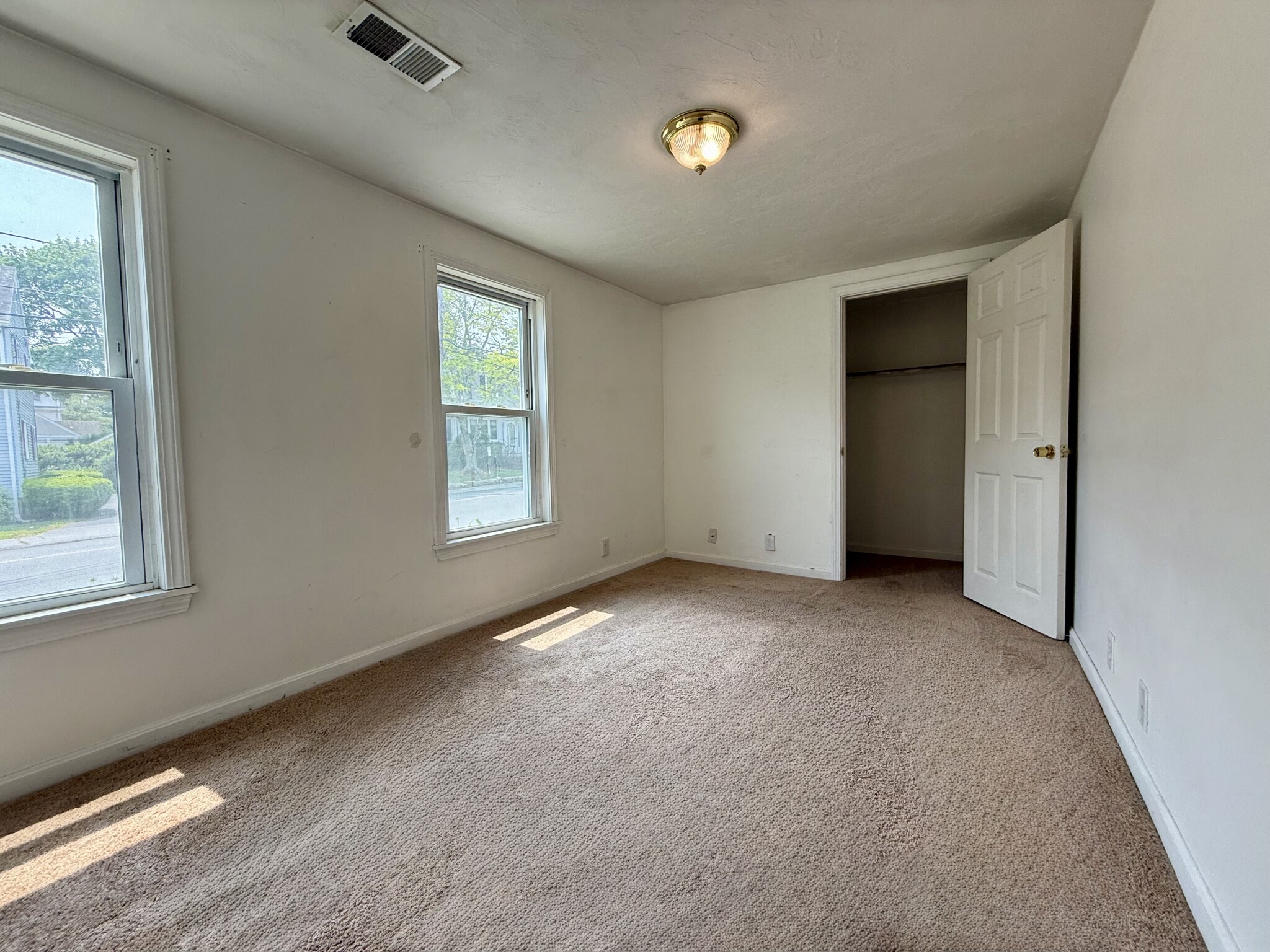 3 bed, 1 bath apartment for rent at 119 South St Unit 1, Banks Square — photo 9 of 18