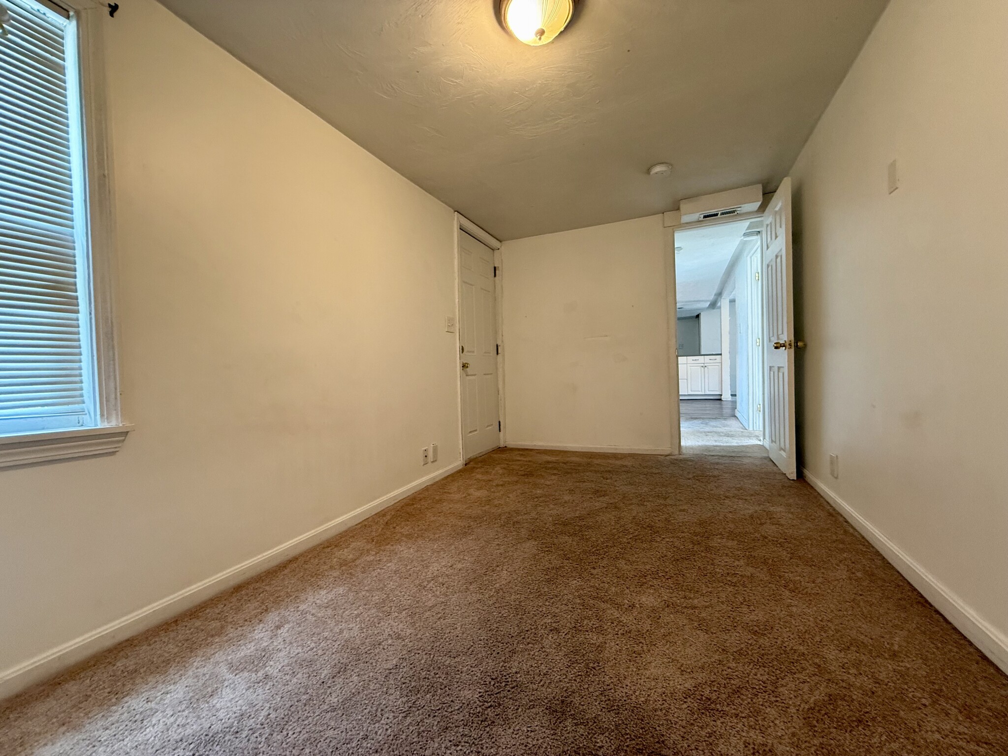 3 bed, 1 bath apartment for rent at 119 South St Unit 1, Banks Square — photo 12 of 18