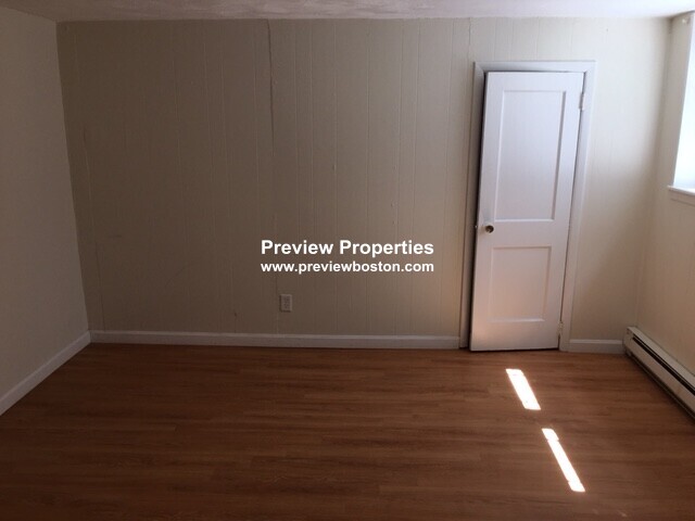 1 bed, 1 bath apartment for rent at 119 Sutherland Rd Unit AP, Brighton — photo 4 of 7