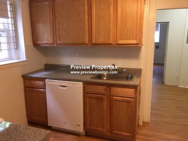 1 bed, 1 bath apartment for rent at 119 Sutherland Rd Unit AP, Brighton — photo 3 of 7