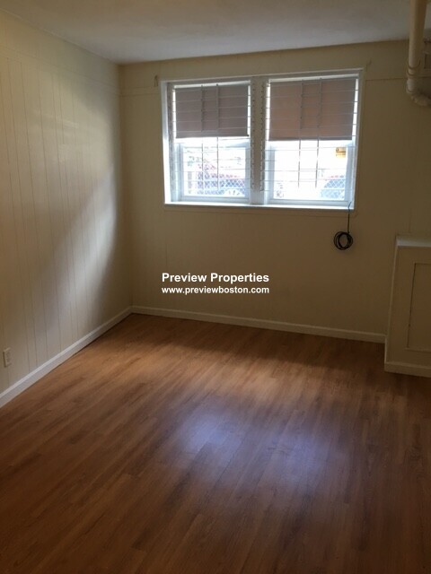 1 bed, 1 bath apartment for rent at 119 Sutherland Rd Unit AP, Brighton — photo 5 of 7