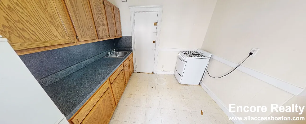 2 bed, 1 bath apartment for rent at 119 Sutherland Rd Unit H, Brighton — photo 2 of 8