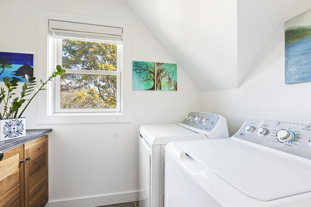 3 bed, 2 bath apartment for rent at 119 Sycamore St, Fairhaven — photo 18 of 26