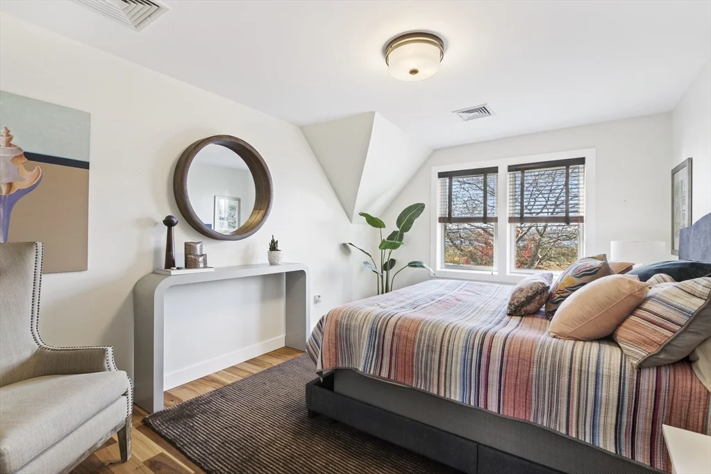 3 bed, 2 bath apartment for rent at 119 Sycamore St, Fairhaven — photo 19 of 26