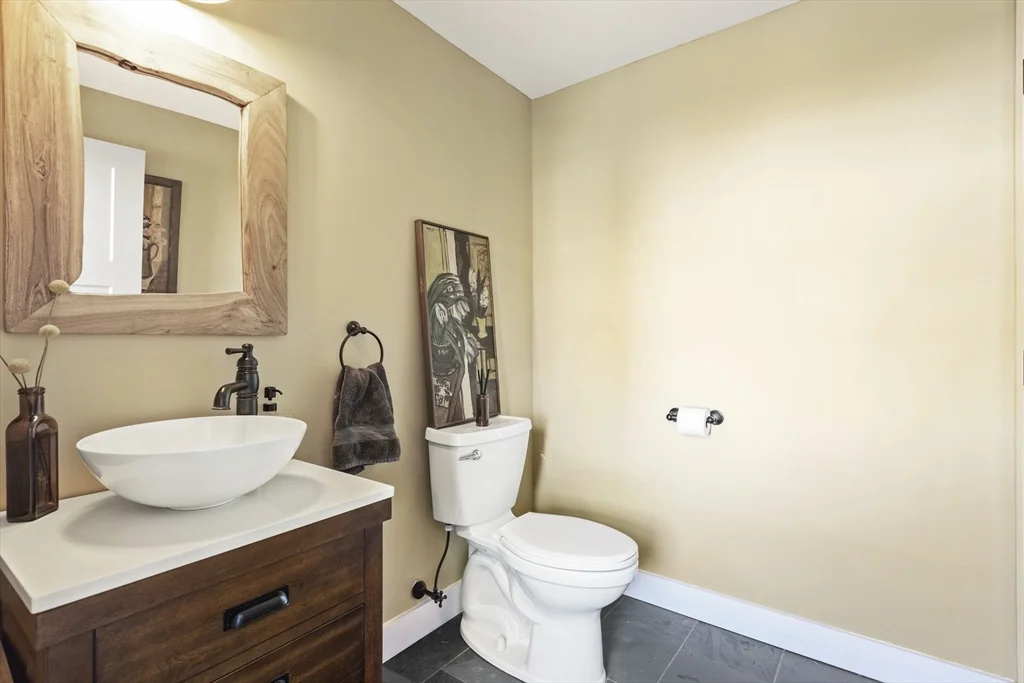 3 bed, 2 bath apartment for rent at 119 Sycamore St, Fairhaven — photo 20 of 26