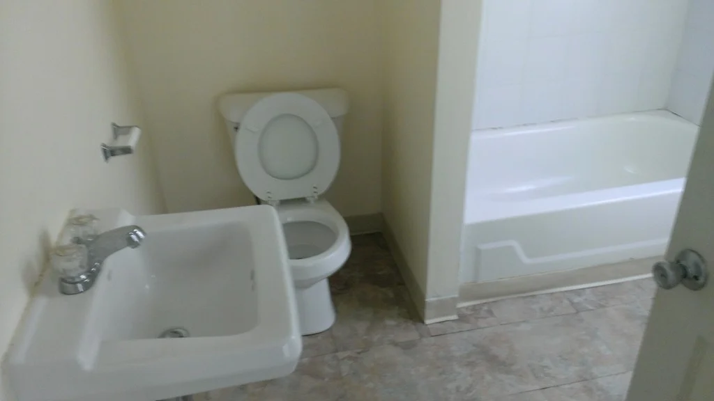 1 bed, 1 bath apartment for rent at 119 Wade St Unit 2B, Fall River — photo 5 of 6